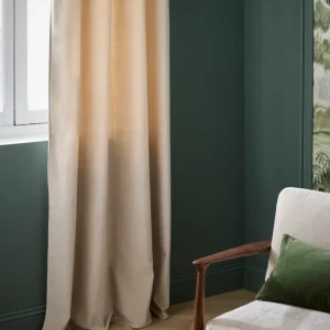 Rideau en velours ras à oeillets