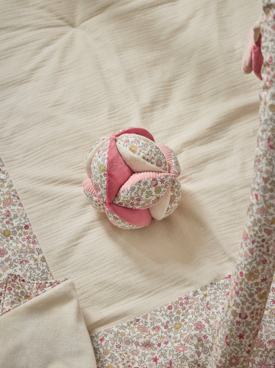 Balle d'éveil en velours et tissu Liberty – Image 4