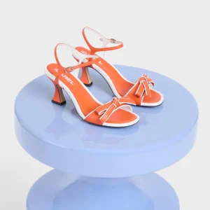 Guarana - Sandales à talon cuir orange et blanc à noeud