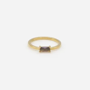 Bague dorée avec pierre rectangulaire mauve en acier inoxydable